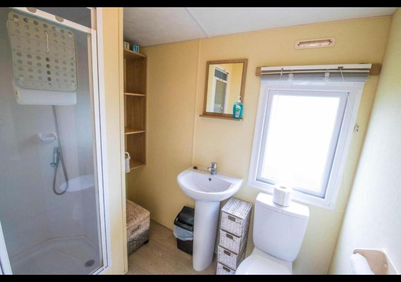 Sbl70 - Camber Sands Holiday Park - Sleeps 8 - Close Swimming Pools And Facilities - Private Parking المظهر الخارجي الصورة
