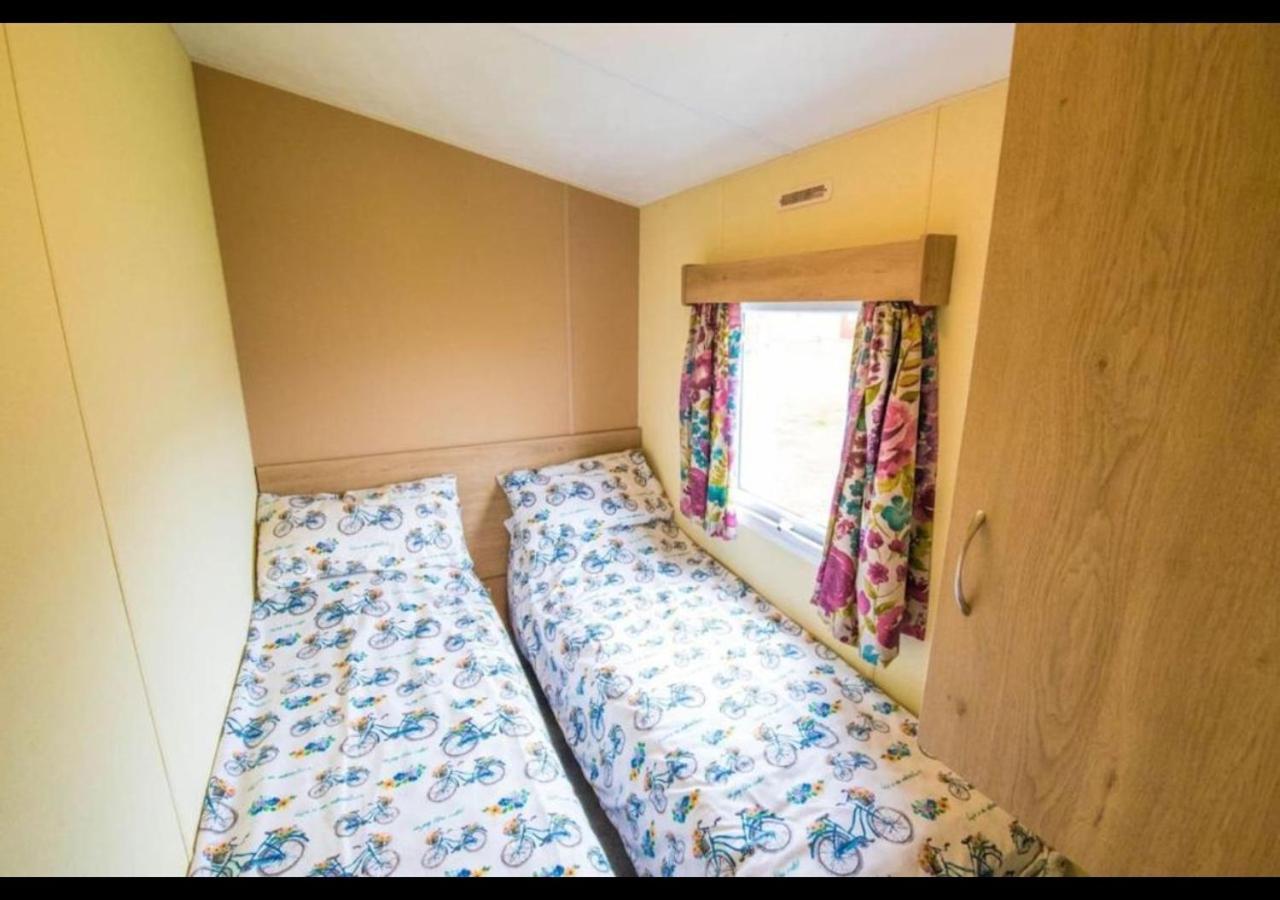 Sbl70 - Camber Sands Holiday Park - Sleeps 8 - Close Swimming Pools And Facilities - Private Parking المظهر الخارجي الصورة
